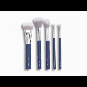 BRAND NEW - UNOPENED Laruce Cheek & Eyes Brush Set